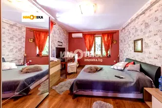 Многостаен апартамент във Варна, Център