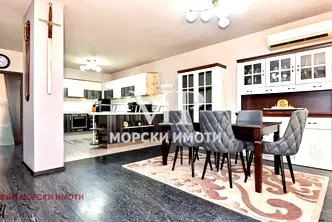 Многостаен апартамент в Бургас, Лазур