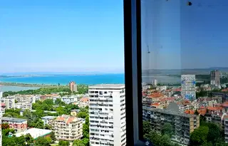 Многостаен апартамент в Бургас, Лазур