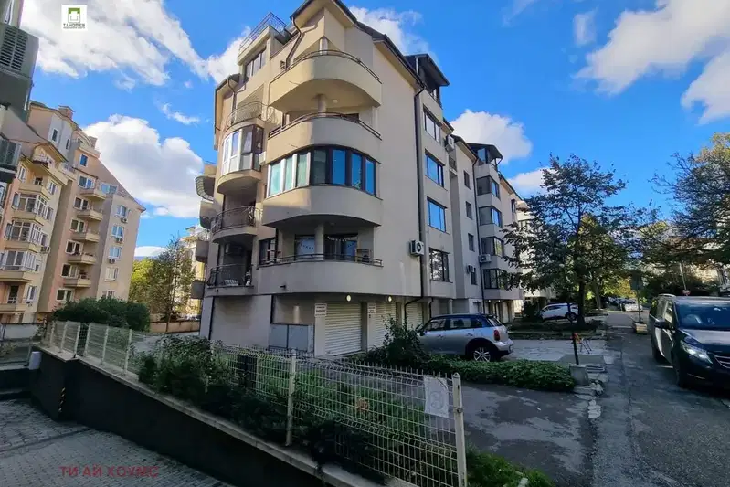 4-bedroom apartment in Sofiya, Lozenec