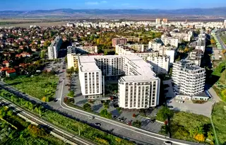 Многостаен апартамент в София, Обеля