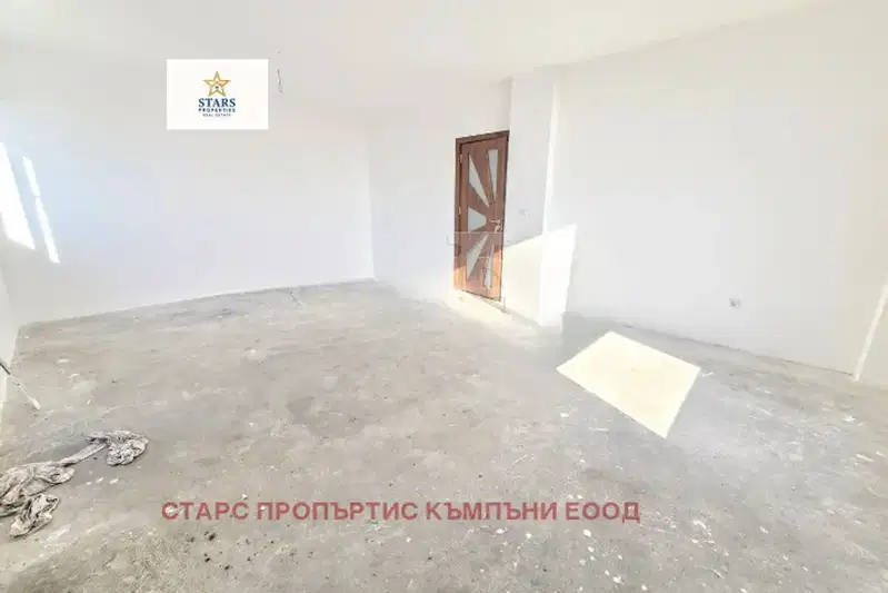 Четиристаен апартамент с голяма тераса и морска панорама във Виница, Варна