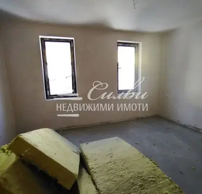 Снимка 3 — Двустаен апартамент в Шумен, 5-ти полк