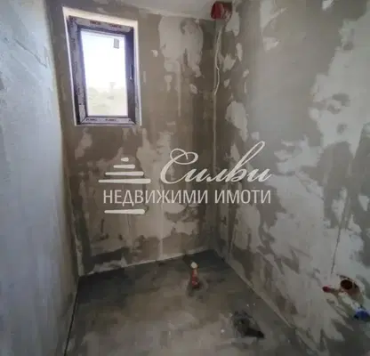 Снимка 4 — Двустаен апартамент в Шумен, 5-ти полк
