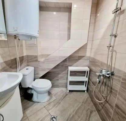 Снимка 5 — Двустаен апартамент със западно изложение в Банишора, София