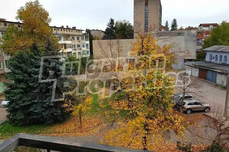 2-bedroom apartment in Раз, Център