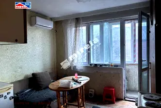 Двустаен апартамент с балкон в Гръцка махала, Варна