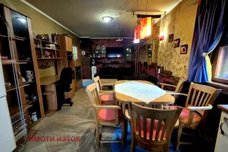 Двустаен апартамент в Перник, Изток