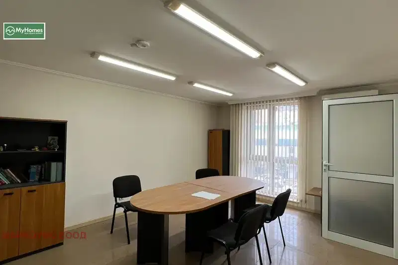 Двустаен апартамент в София, Изток