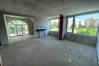 Двустаен апартамент в Монтана, Младост 2