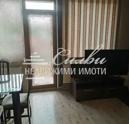 Снимка 4 — Двустаен апартамент в Търговище, Вароша