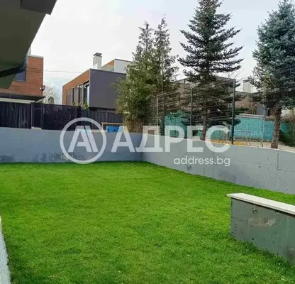 Снимка 3 — Двустаен апартамент с двор в кв. Витоша, София