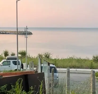 Снимка 2 — Двустаен апартамент с частична морска гледка в Царево