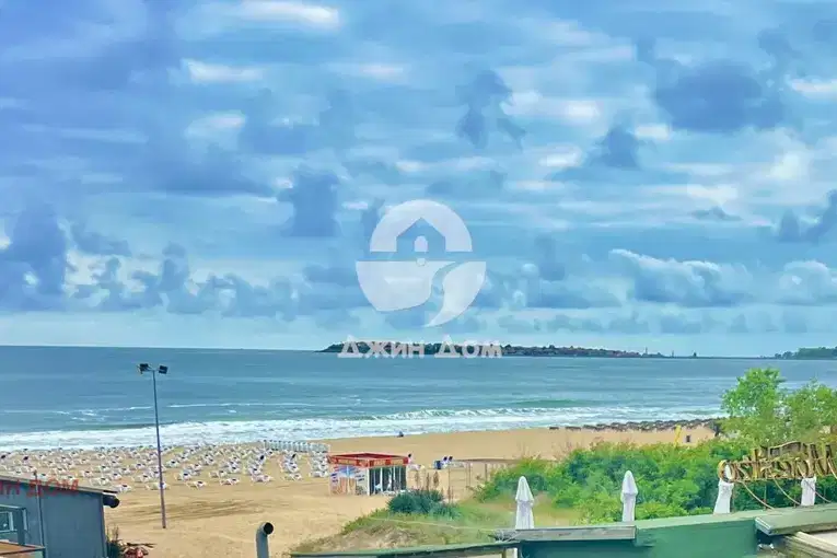 Двустаен апартамент в Бургас, к.к. Слънчев бряг