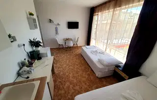 Двустаен апартамент в Бургас, с. Лозенец