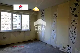 Едностаен апартамент в Ловеч, Младост