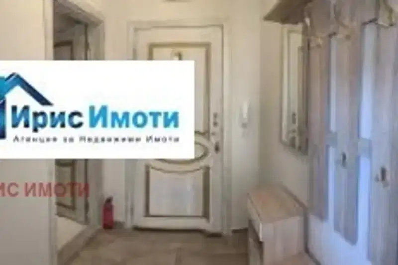 Студио с тераса и морска гледка в Поморие, Кротиря