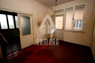 Етаж от къща в Пловдив, Център