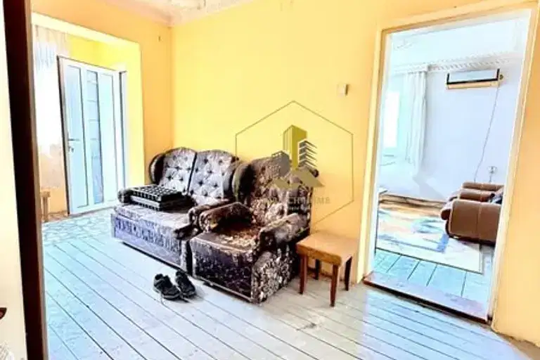 Floor of House in Dobrich, Chervenata Pryst