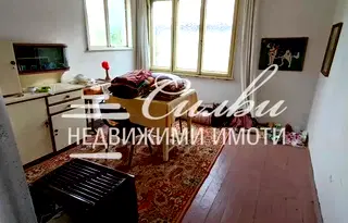Етаж от къща в Шумен, Добруджански