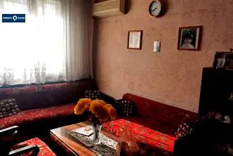 Етаж от къща в Плевен, Широк център