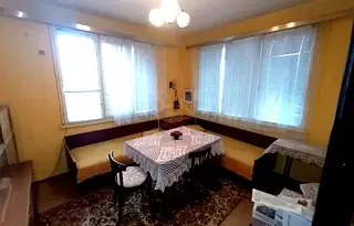 Етаж от къща в Бургас, Айтос