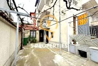 Етаж от къща в Бургас, Обзор
