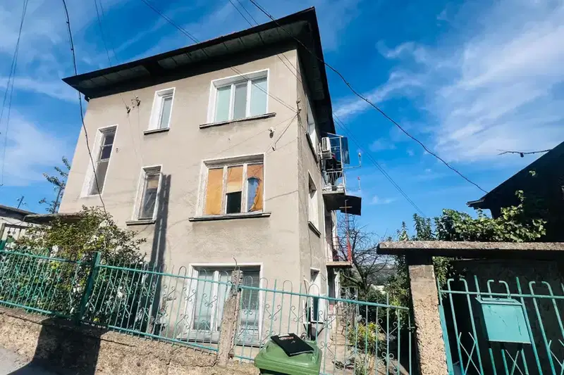 Етаж от къща в Монтана, Лом