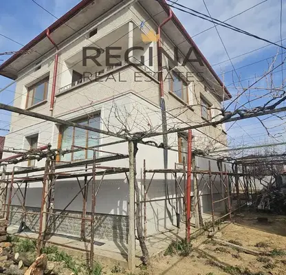 Photo 2 — Floor of House in Oblast Plovdiv, Hisarya