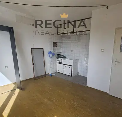 Photo 4 — Floor of House in Oblast Plovdiv, Hisarya