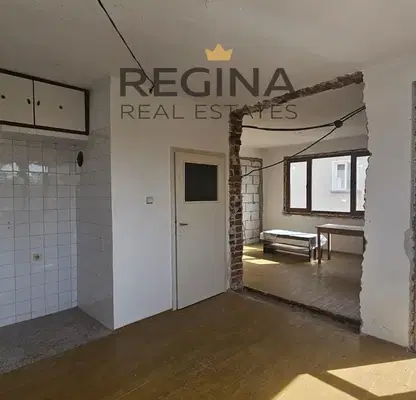 Photo 5 — Floor of House in Oblast Plovdiv, Hisarya