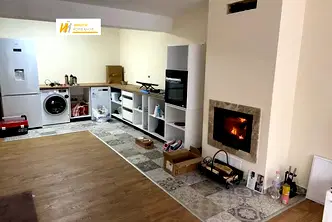 Етаж от къща във Велико Търново, Лясковец