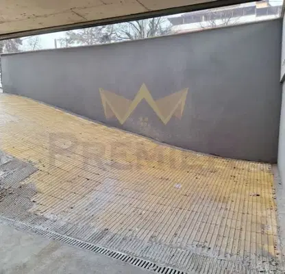 Photo 3 — Garage/Parking in Студентски