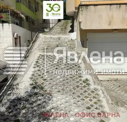 Photo 3 — Garage/Parking in Varna, Briz