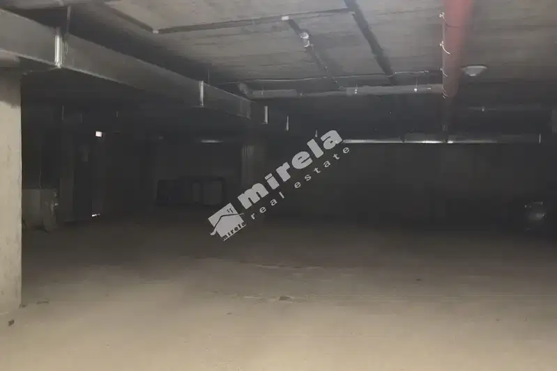Garage/Parking in Yambol, Centyr