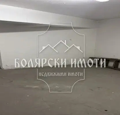 Снимка 2 — Гараж/Паркомясто във Велико Търново, Център