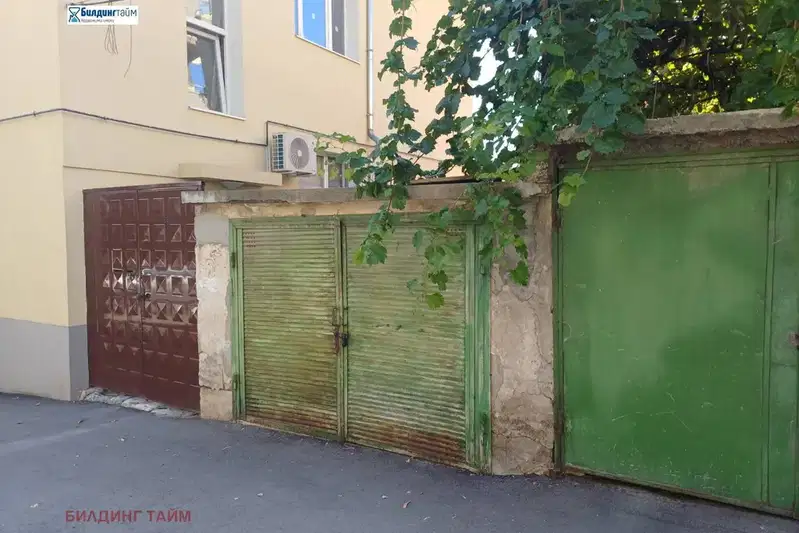 Garage/Parking in Shumen, Centyr