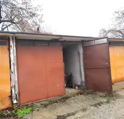 Photo 2 — Garage/Parking in Ruse, Charodeika - Yug
