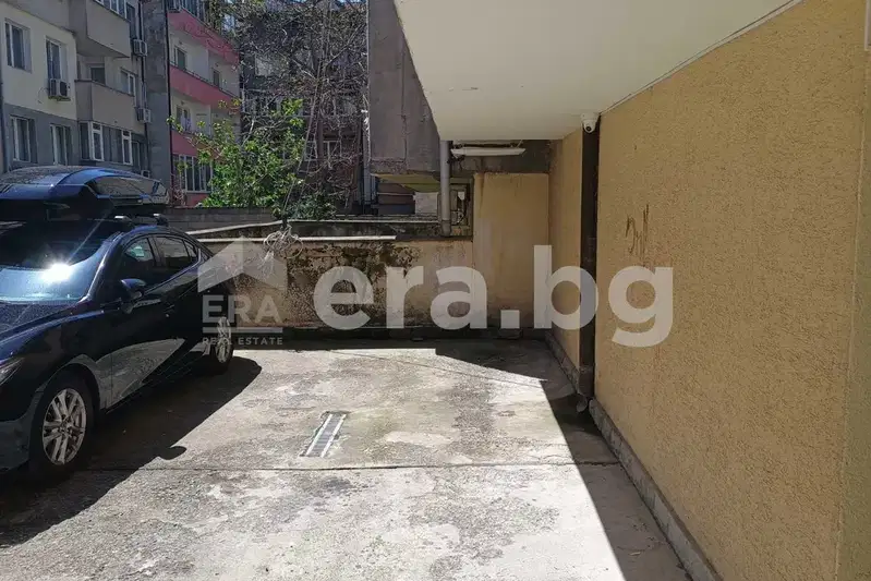 Garage/Parking in Varna, Hei