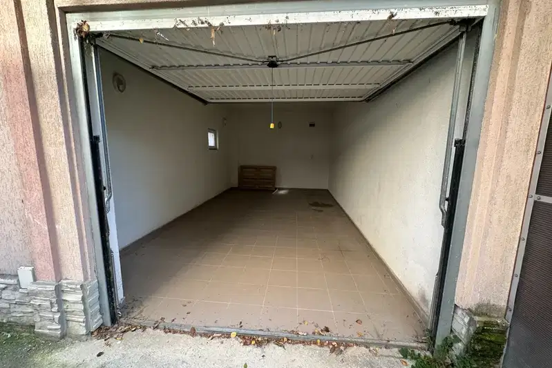 Garage/Parking in Varna, Vinica