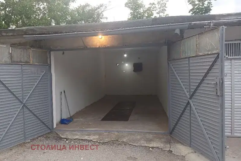 Гараж/Паркомясто в Русе, Здравец Изток