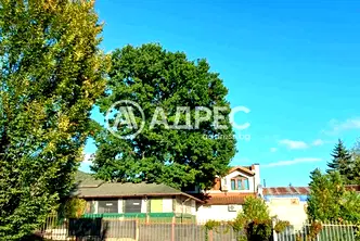 Хотел в София, Правец