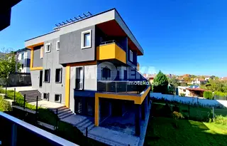 Къща в с. Лозен