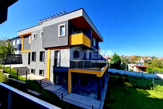 Къща в с. Лозен