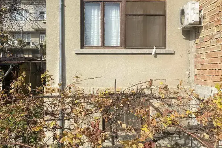 House in Veliko Tyrnovo, Akaciya