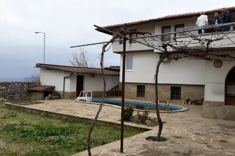 Къща във Варна, Бриз