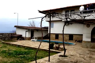 Къща във Варна, Бриз