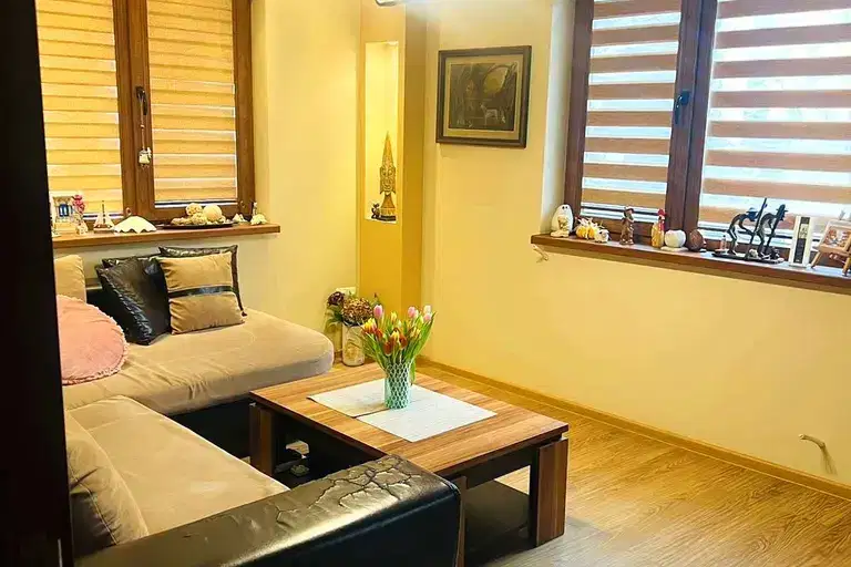 House in Shumen, Centyr