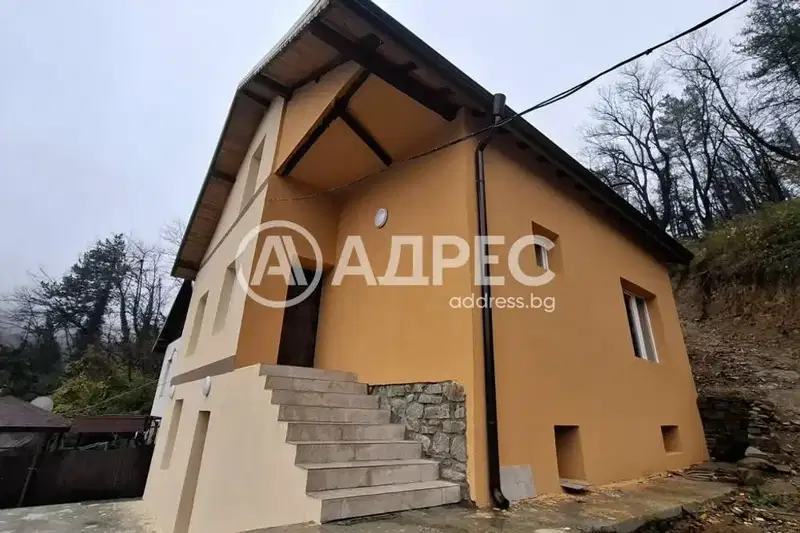 House in Gabrovo, Centyr