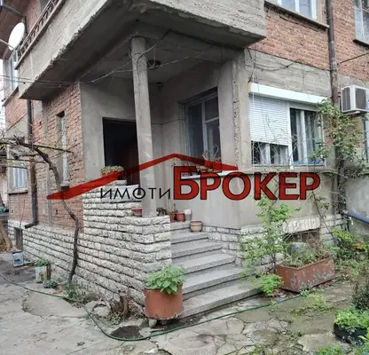 Photo 2 — House in Sliven, Centyr